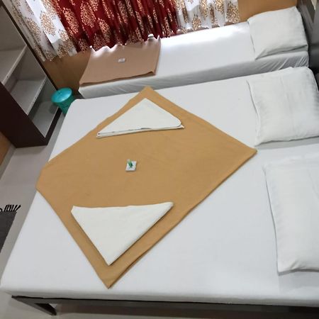 Hotel Yogiraj Shirdi Bagian luar foto