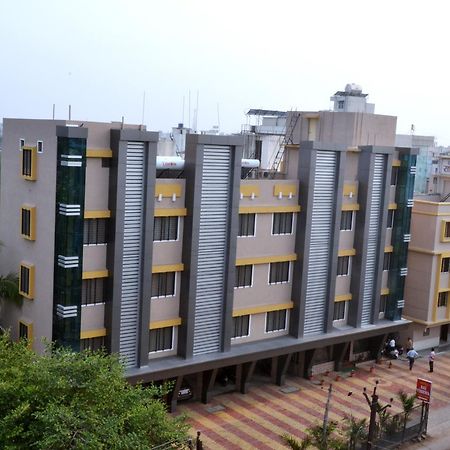 Hotel Yogiraj Shirdi Bagian luar foto
