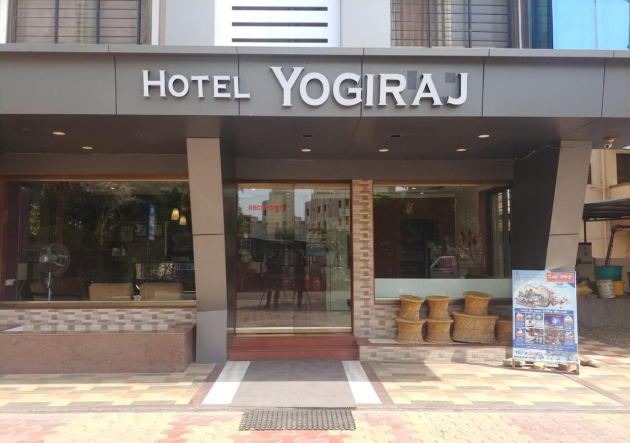 Hotel Yogiraj Shirdi Bagian luar foto