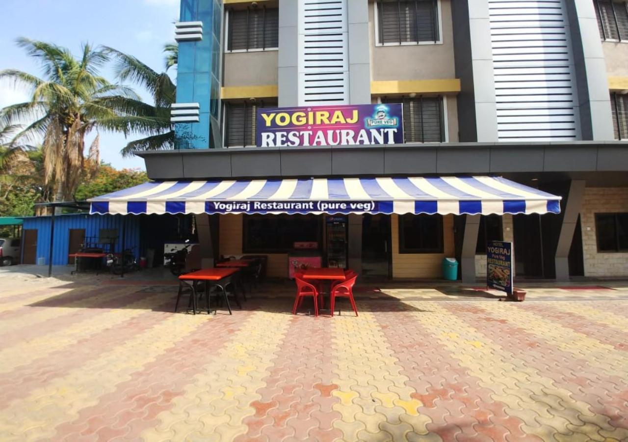 Hotel Yogiraj Shirdi Bagian luar foto