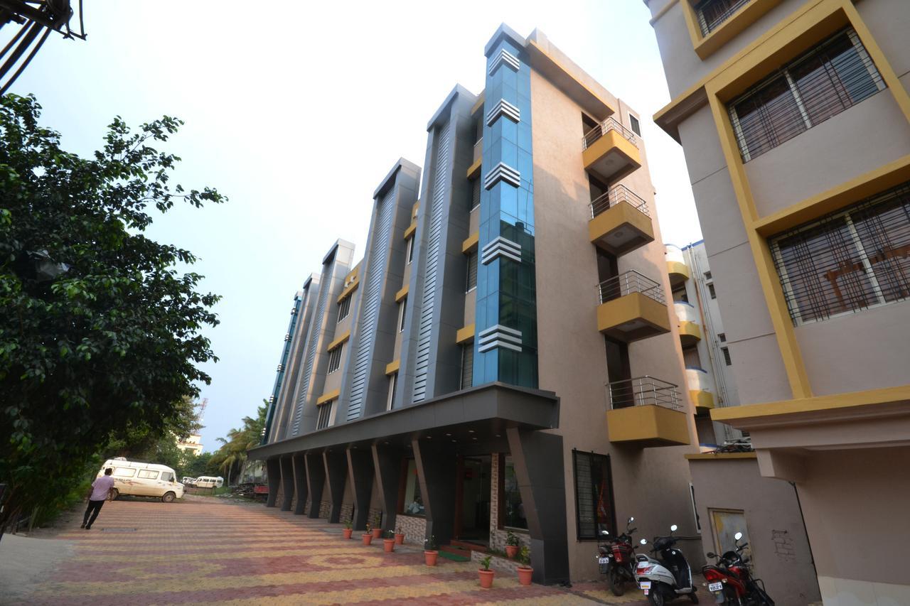 Hotel Yogiraj Shirdi Bagian luar foto