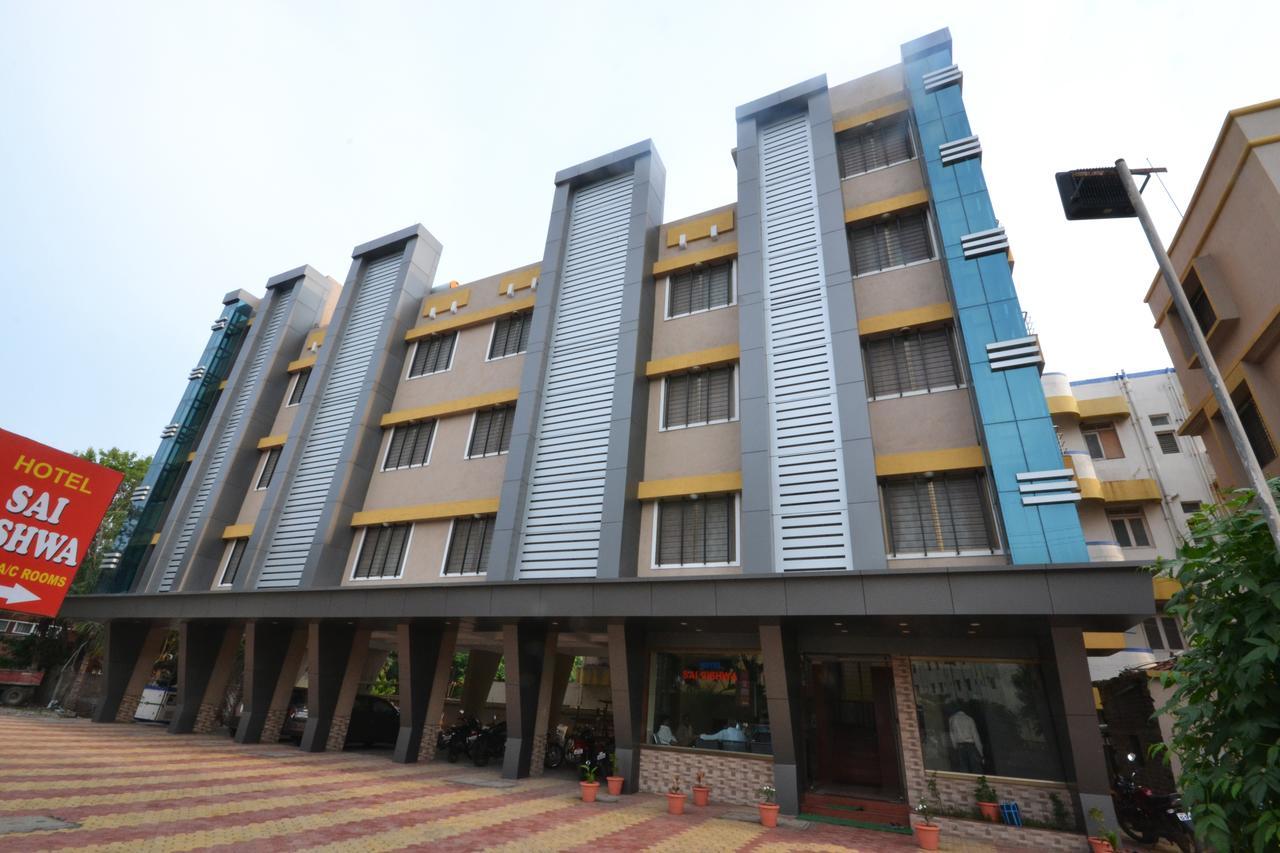 Hotel Yogiraj Shirdi Bagian luar foto