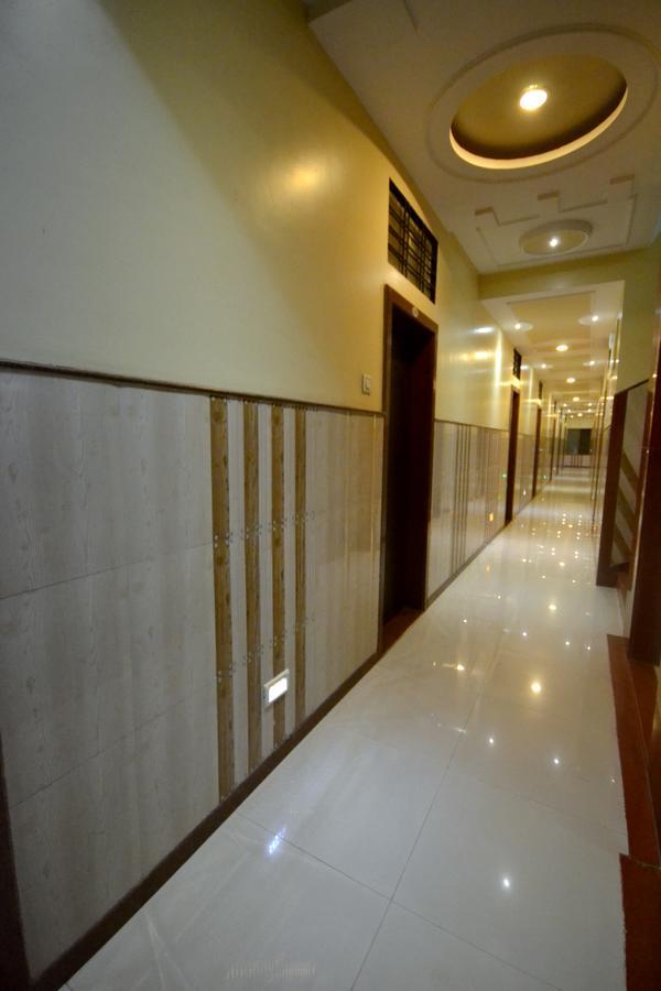 Hotel Yogiraj Shirdi Bagian luar foto