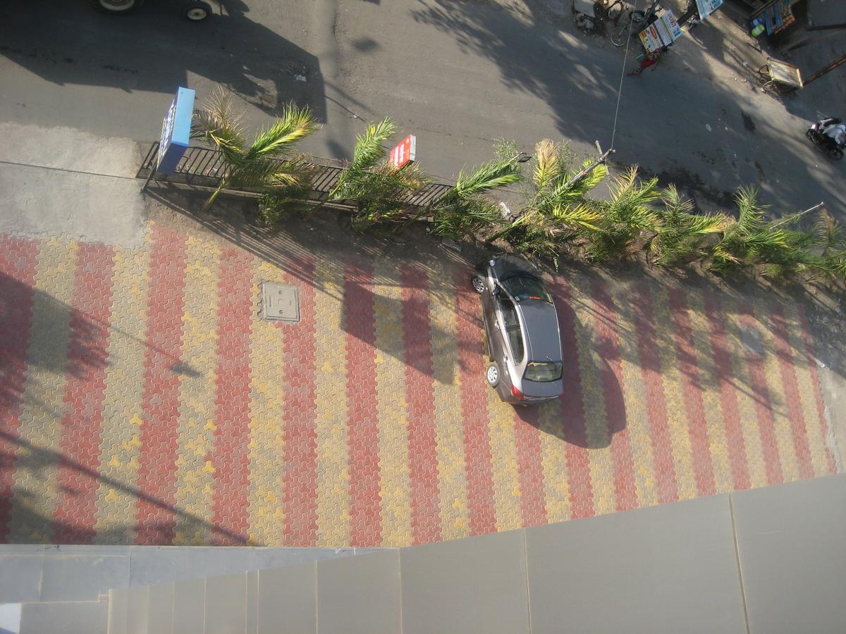 Hotel Yogiraj Shirdi Bagian luar foto